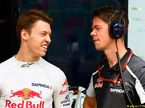 Даниил Квят и его инженер в боксах Toro Rosso в Баку