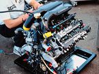 Двигатель Porsche на McLaren, брендированный TAG. Фото McLaren