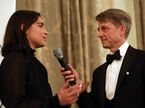 Джейми Чэдвик, чемпиона W Series, и ведущий церемонии, известный британский комментатор Бен Эдвардс