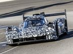 Спортпрототип команды Porsche Penske на испытательном треке в Вайзахе, фото пресс-службы Porsche
