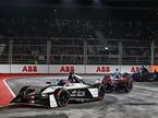 Машины Jaguar и Nissan на трассе лондонского финала Формулы E, фото пресс-службы серии