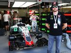 Курт Буш в боксах Haas F1 на Гран При Азербайджана, 2026 год, фото XPB