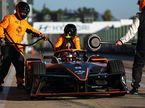Команда McLaren проводит тренировку пит-стопа с экспресс-позарядкой, фото пресс-службы McLaren