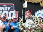Феликс Розенквист празднует победу, фото пресс-службы IndyCar
