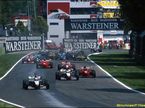 Дэвид Култхард лидирует на старте Гран При Сан-Марино 1998 года