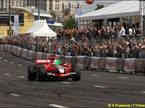 Машина Marussia F1 на московских улицах
