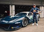 Себастьен Лёб у машины Ferrari 488 команды AlphaTauri AF Corse, фото пресс-службы DTM