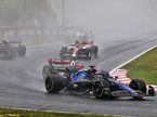 Алекс Элбон за рулём машины Williams за несколько секунд до схода с дистанции Гран При Японии