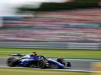 Алекс Элбон за рулём машины Williams FW45, фото XPB