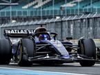 Карлос Сайнс за рулём Williams FW47 на трассе в Сильверстоуне, фото пресс-службы команды