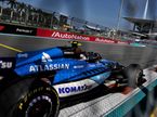 Карлос Сайнс за рулём Williams FW48 на трассе в Майами, фото XPB