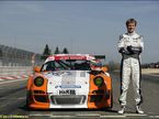 Нико Хюлкенберг на Нюрбургринге рядом с гибридным Prosche 911 GT3 R