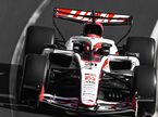 Эстебан Окон за рулём Haas VF-26, фото пресс-службы команды