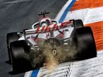 Эстебан Окон за рулём машины Haas VF-26, фото HPB