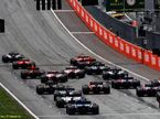 Старт Гран При Австрии, на фото хорошо видно, что Боттасу сразу удалось отыграть несколько метров