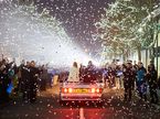 Валттери Боттас и его подруга на празднике на базе Mercedes, фото из  Twitter команды