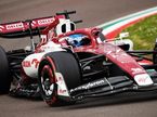 Валттери Боттас за рулём машины Alfa Romeo С42, фото пресс-службы команды
