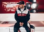 Валттери Боттас в боксах Alfa Romeo в Барселоне