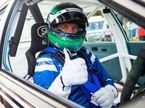 Валттери Боттас за рулём исторической машины Holden VK Commodore в Аделаиде, фото Фестивала автоспорта