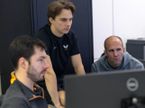 Оскар Пиастри и его инженеры на базе McLaren, фото пресс-службы команды