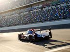Машина команды United Autosports на трассе в Дайтоне