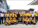 Renault Sport F1 вместе с Марком Уэббером празднуют 200-й поул в Формуле 1