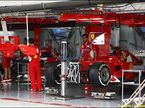 Машины F2012 в боксах Ferrari