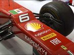 Флаг ВМФ Италии на машине Ferrari