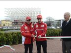 Открытие скульптурной композиции перед входом в музей Ferrari