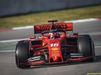 Машина Ferrari на тестах в Барселоне