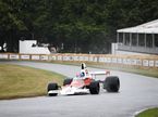 Эмерсон Фиттипальди за рулём McLaren M23 в Гудвуде, фото McLaren