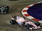 Серхио Перес за рулём машины Force India на трассе Гран При Сингапура