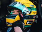 Пьер Гасли в кокпите Toleman TG183 в шлеме, посвящённом Айртону Сенне, фото из социальных сетей