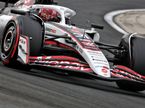 Эстебан Окон за рулём машины Haas на трассе в Венгрии, фото XPB