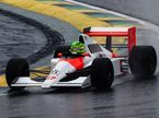Льюис Хэмилтон на трассе в Сан-Паулу за рулём McLaren MP4/5B