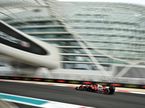Шарль Леклер за рулём Ferrari SF-25 на трассе в Абу-Даби, фото XPB