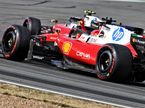 Гонщики Ferrari ведут спор за позицию в Сильверстоуне, фото XPB