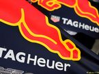 Логотип TAG Heuer на кожухе двигателя Red Bull Racing