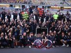 Команда Red Bull Racing отмечает довойной подиум в Шанхае, фото Red Bull Racing