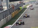 Дуэт Red Bull Racing лидировал с самого старта