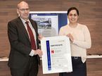 Мониша Кальтенборн получает сертификат ISO 14001