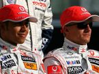 Льюис Хэмилтон и Хейкки Ковалайнен - гонщики McLaren, 2009 год