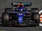 Александер Элбон за рулём машины Williams на трассе в Зандфорте