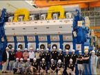 Делегация Lotus Renault GP у судового двигателя