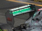 Заднее антикрыло Mercedes W03 в этом сезоне оказалось в центре внимания