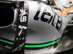 Логотип TURN на машине Force India