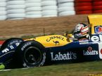 Найджел Мэнселл за рулём Williams в 1992 году в шлеме, который можно приобрести на аукционе
