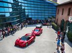 Парад спорткаров Ferrari на родине Энцо Феррари в Модене