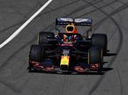 Алекс Элбон во время съёмочного дня Red Bull Racing в Сильверстоуне