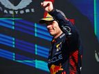 Макс Ферстаппен на подиуме в Сильверстоуне, фото пресс-службы Red Bull
